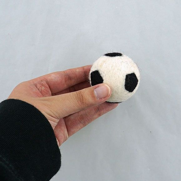 【 猫 おもちゃ 】iCaTOY コロコロフェルトTOY サッカーボール