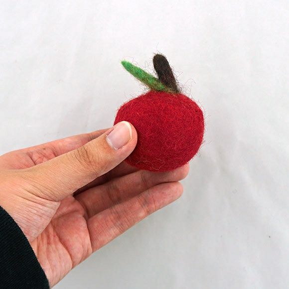 【 猫 おもちゃ 】iCaTOY コロコロフェルトTOY りんご