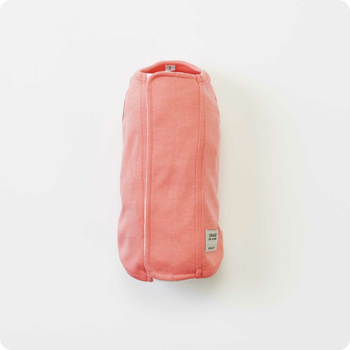 背中開きタイプのタンクトップ