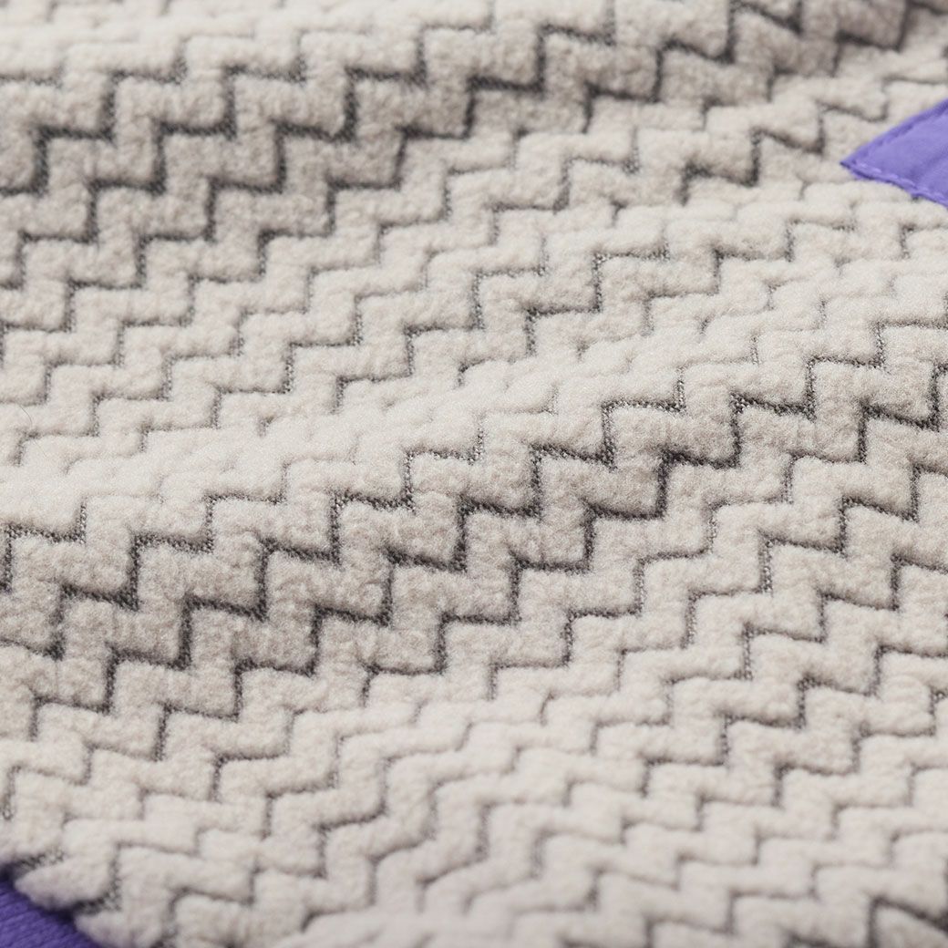 ジグザグ構造で仕上げた中空糸が温かさを閉じ込めながら余分な熱は発散します。