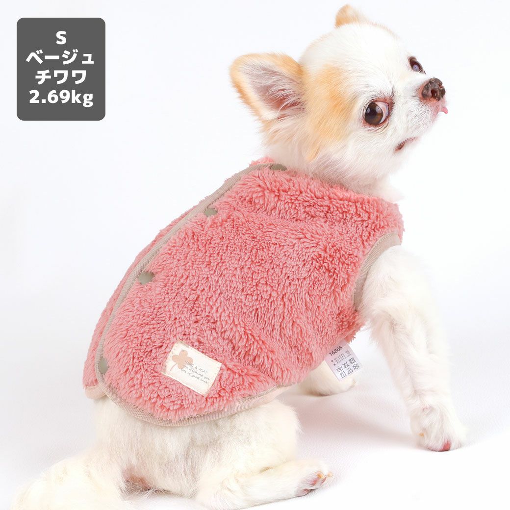 チワワ2.69kg(首21/胴34/丈25cm)の涼央くんはベージュのSを着用