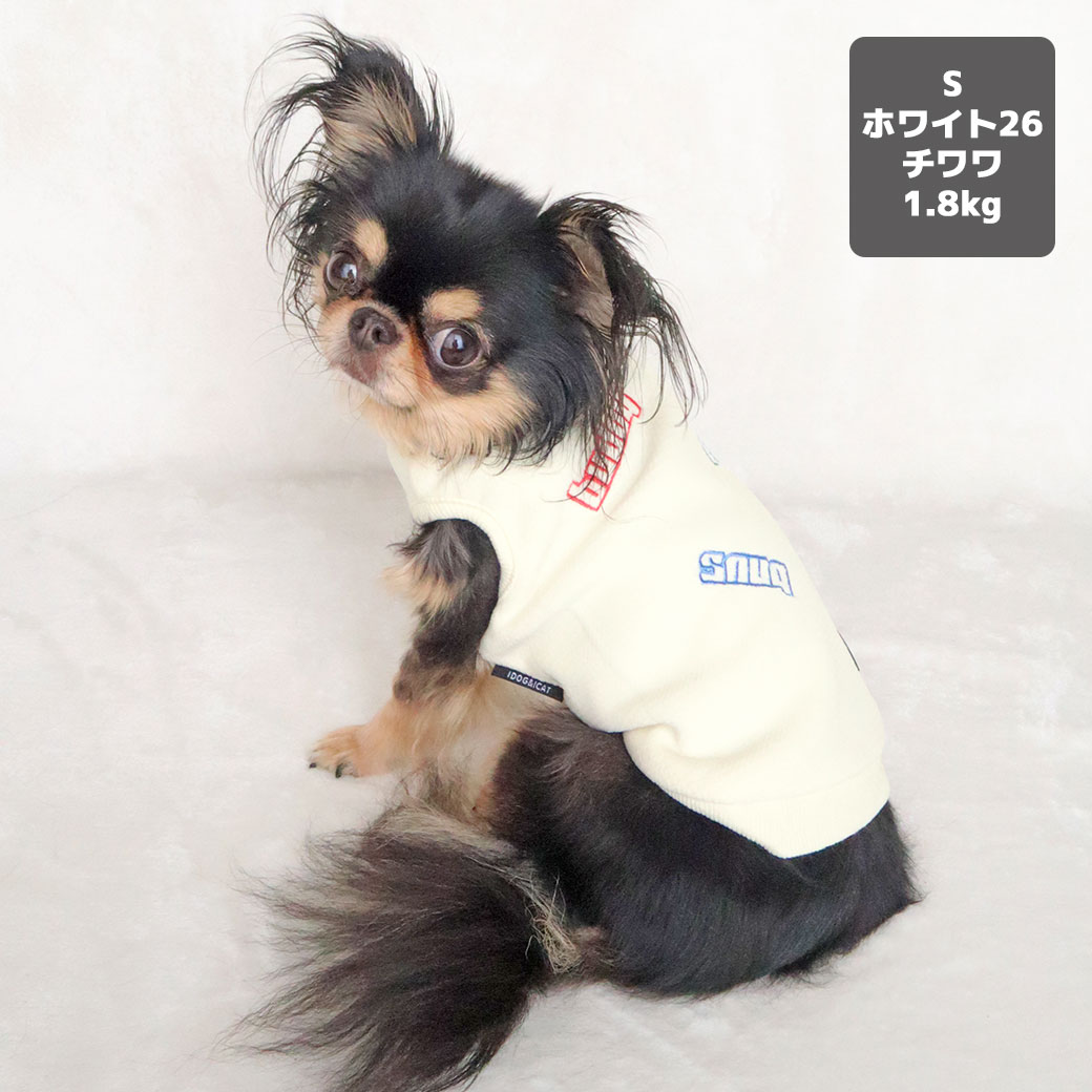 チワワ2.69kg(首21/胴34/丈25cm)の涼央くんはオレンジのSを着用