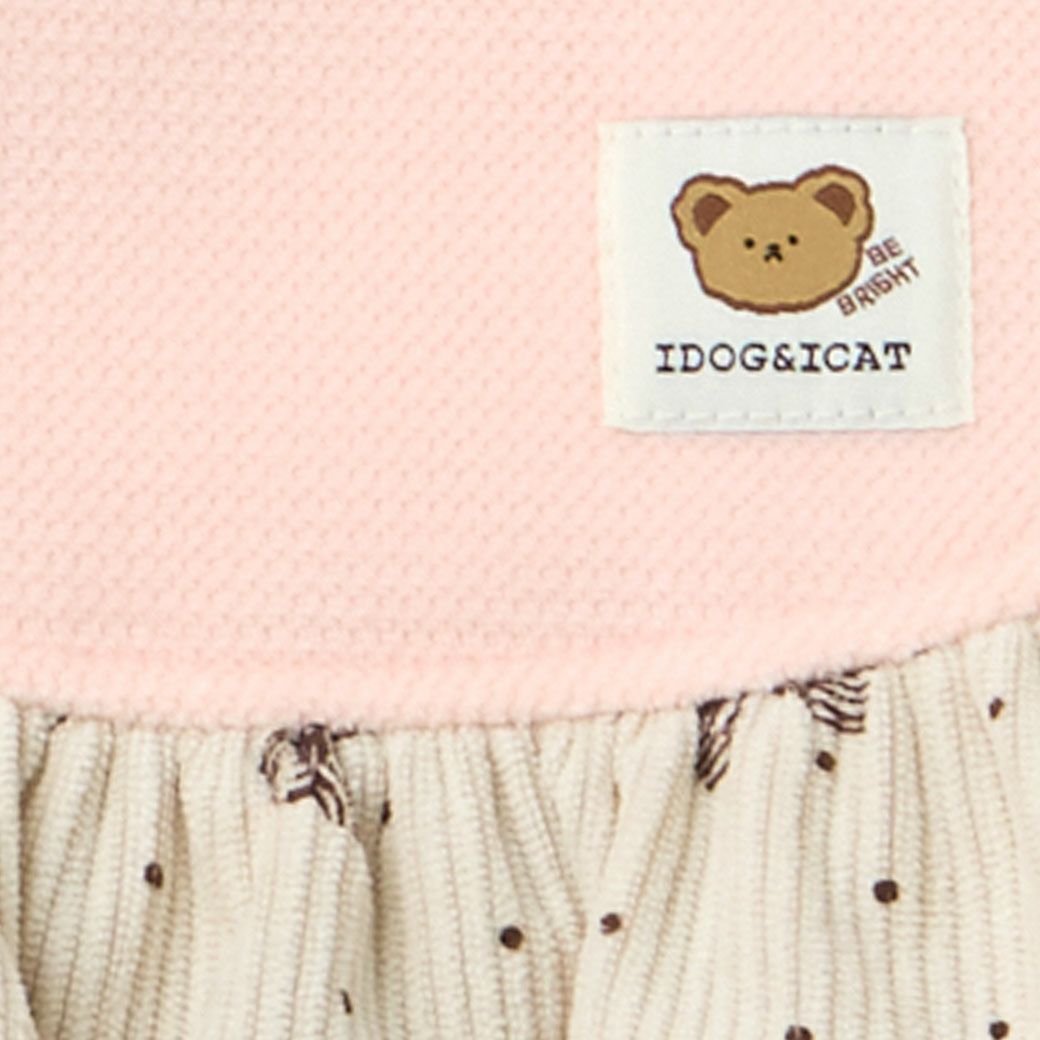 しっかりとした中厚手のなめらかなフリース素材で型崩れやしわになりにくく暖かく過ごせます。