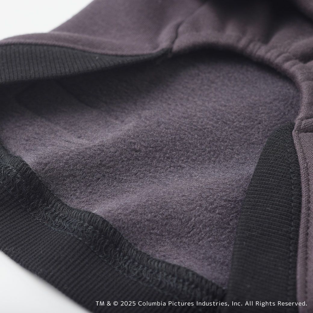 軽くてあたたかい裏起毛素材です