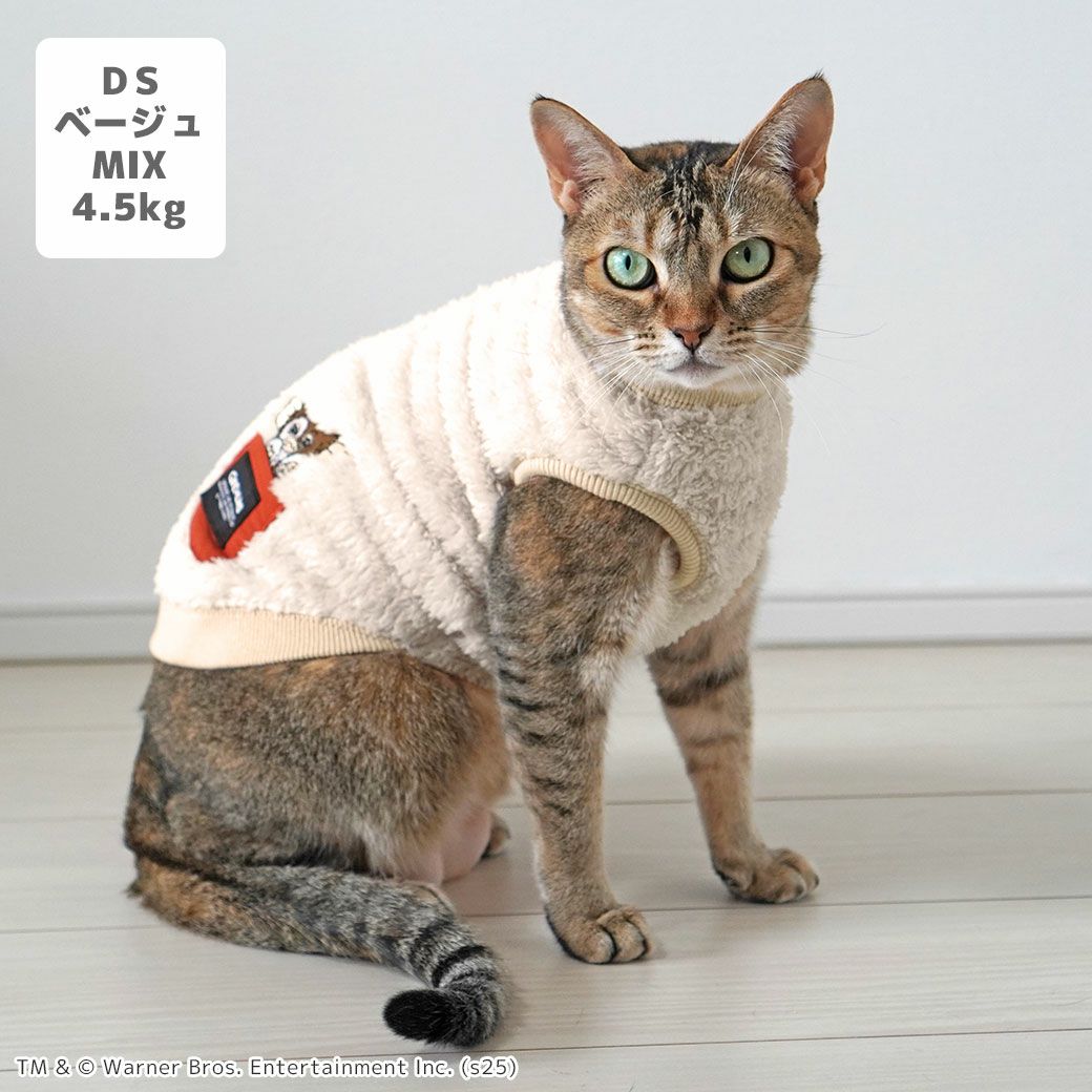 MIX4.5kg(首21/胴36/丈34cm)のニコちゃんはベージュのDSを着用